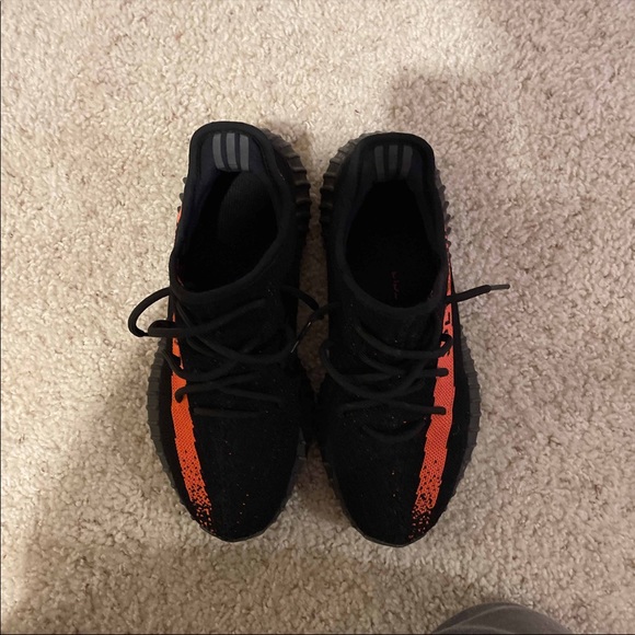 Yeezy 350 v2 main image 7